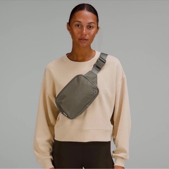 lululemon athletica Handbags - Lululemon Grey Sage Everywhere Belt Bag - Large